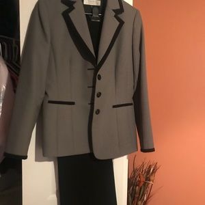Tahari pants suit